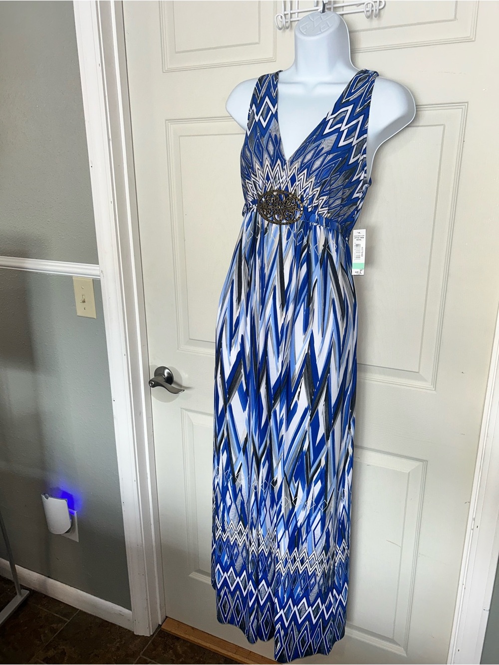 NWT R&M Richards Blue Chevron Maxi Dress with Decorative Waist Accent